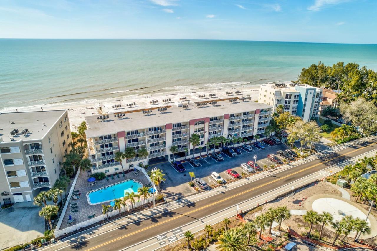 Beach Oasis - No Storm Damage & Guest Ready! Come Enjoy The Heated Pool & Relax At The Beach! Clearwater Beach Exterior photo